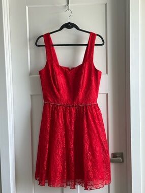Red Lace Sleeveless Party Dress